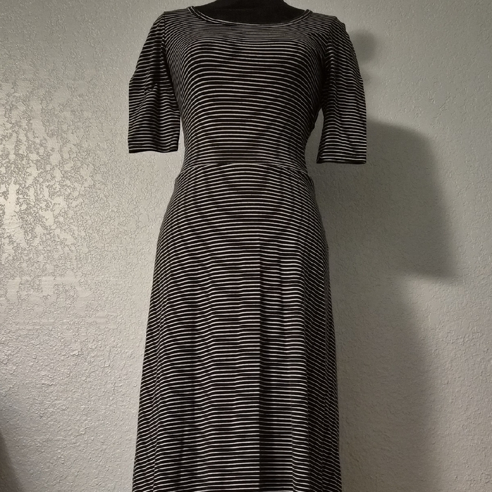 LuLaRoe Classic Black and White 1/2 Sleeve Dress